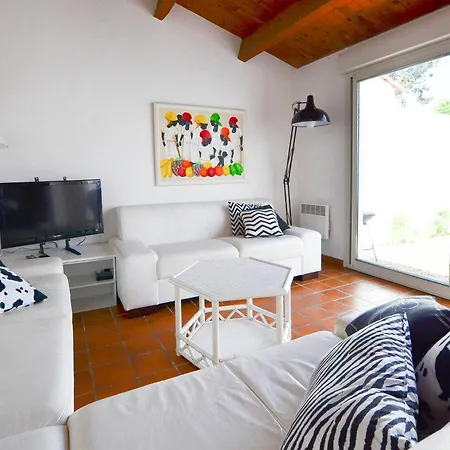 3 Pieces Avec Wi-fi Et Parking, Proche - La Palmyre *