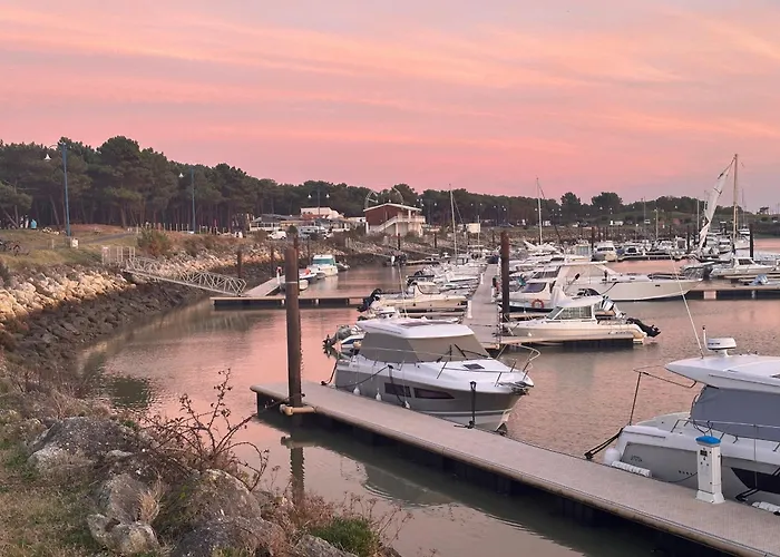 3 Pieces Avec Wi-fi Et Parking, Proche - La Palmyre - Fr-1-705-59 * Les Mathes